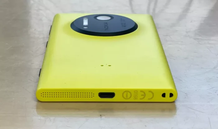 Nokia Lumia 1020 (Used) - Image 3